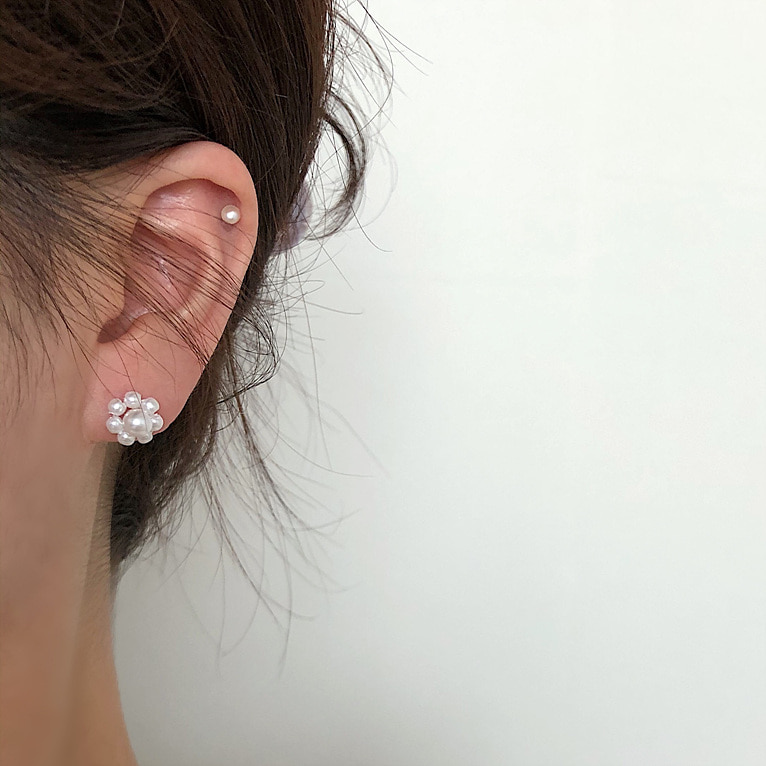 mini pearl flower earring